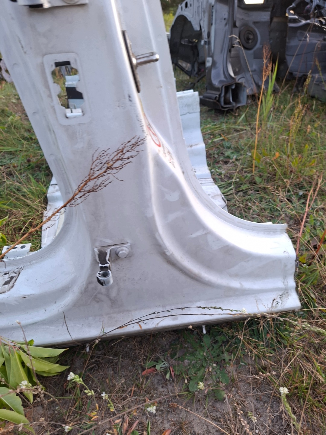 AUDI A4 B8 ALLROAD threshold right pillar central