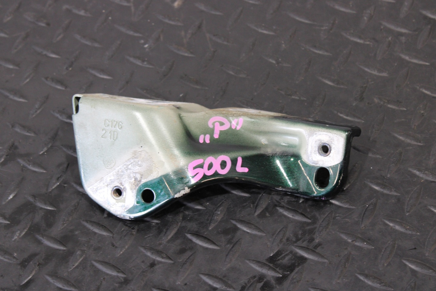 Console Support plaque Aile Droite Avant FIAT 500L CROSS LIFT