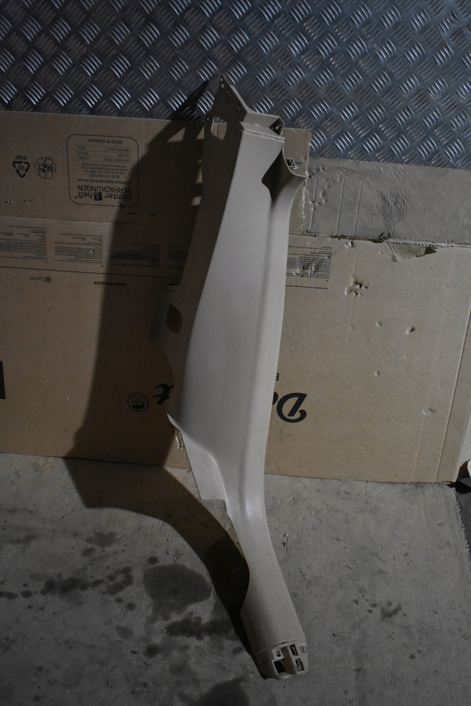 moulding cap of the threshold left PORSCHE MACAN 1