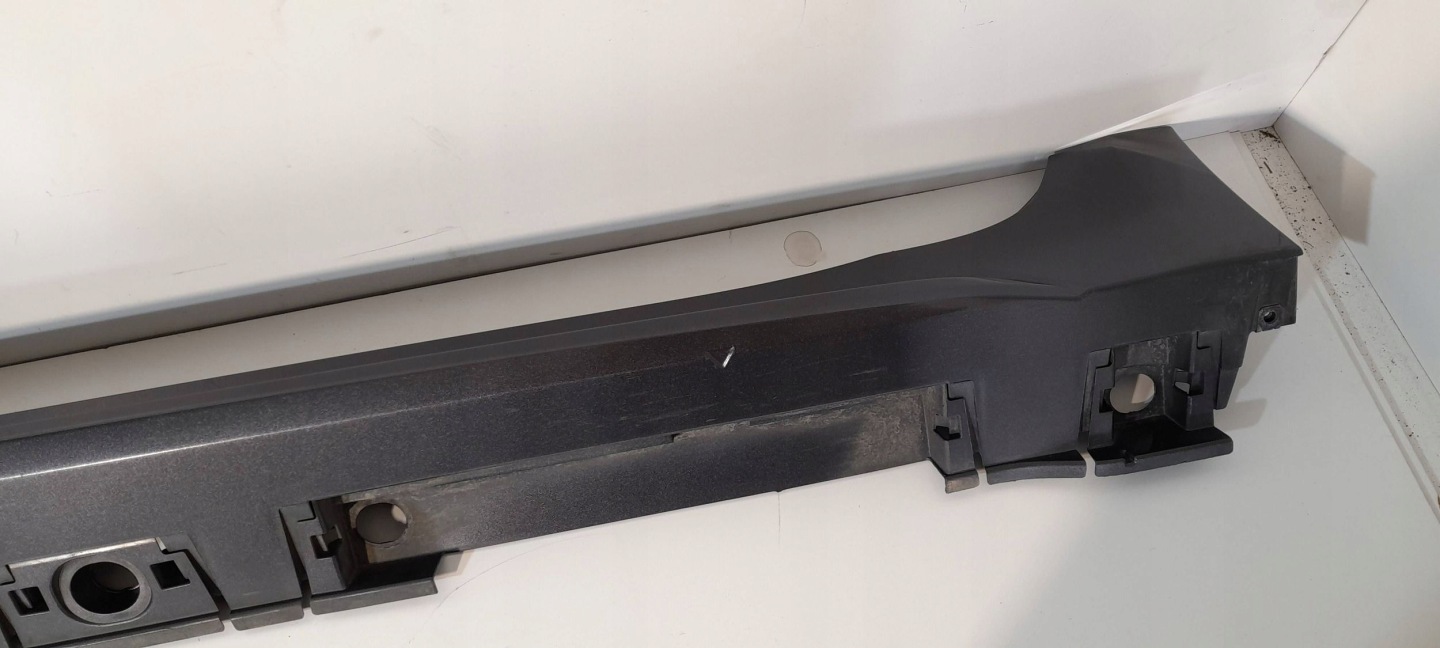 Toyota Corolla E21 Kombi moulding threshold left 7586002220 1G3 (LS12)