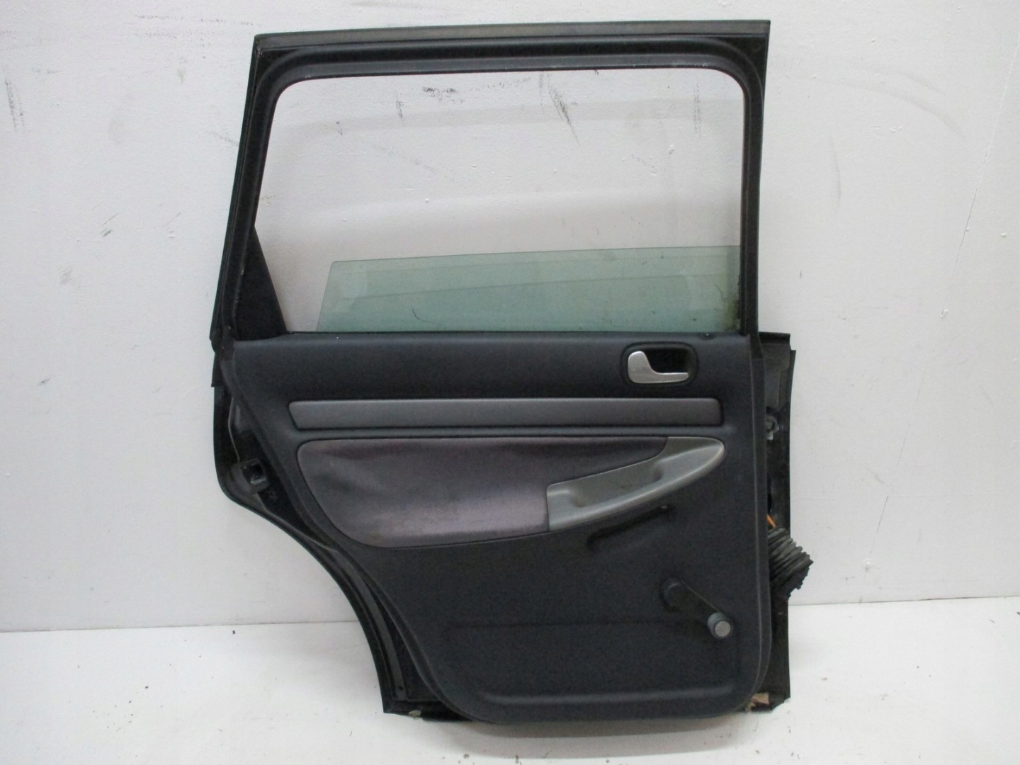 TÜR LINKS HINTEN AUDI A4 8D9