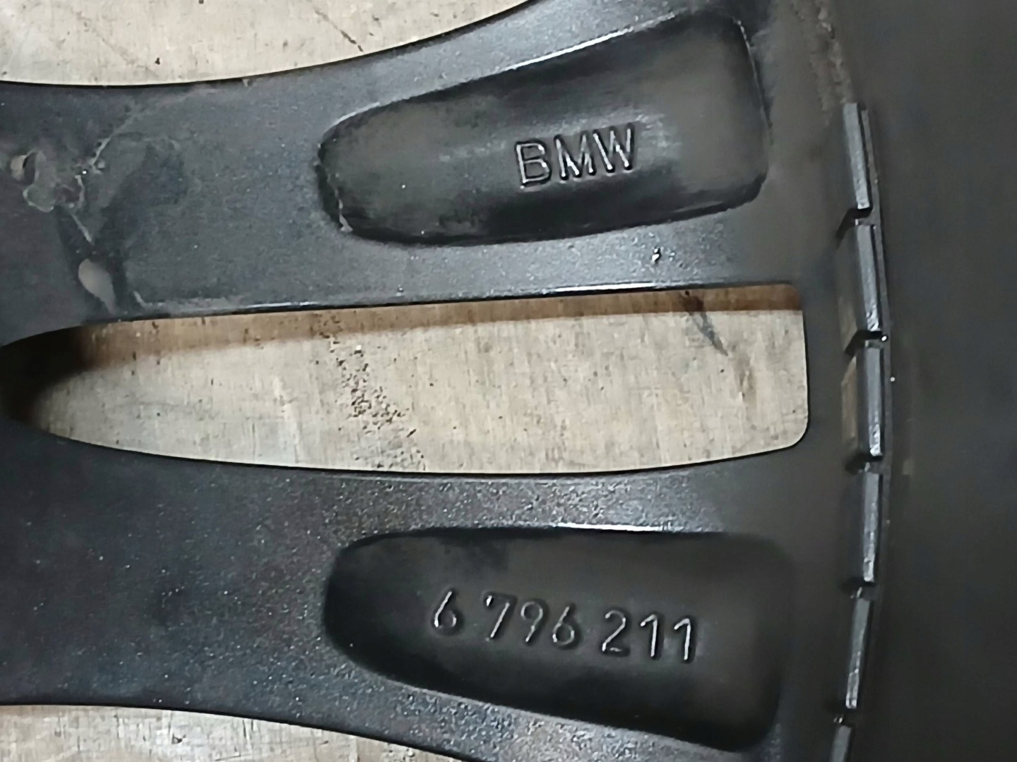 disk hliníkový BMW 8J 18" ET52 5X120 6796211