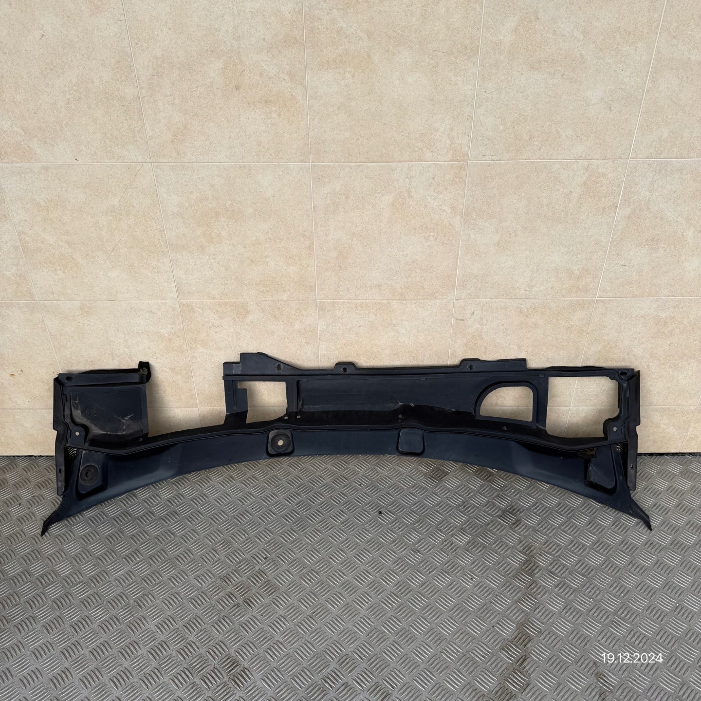 Grille égouttage Complets JAGUAR E-PACE J9C3-4105-AE