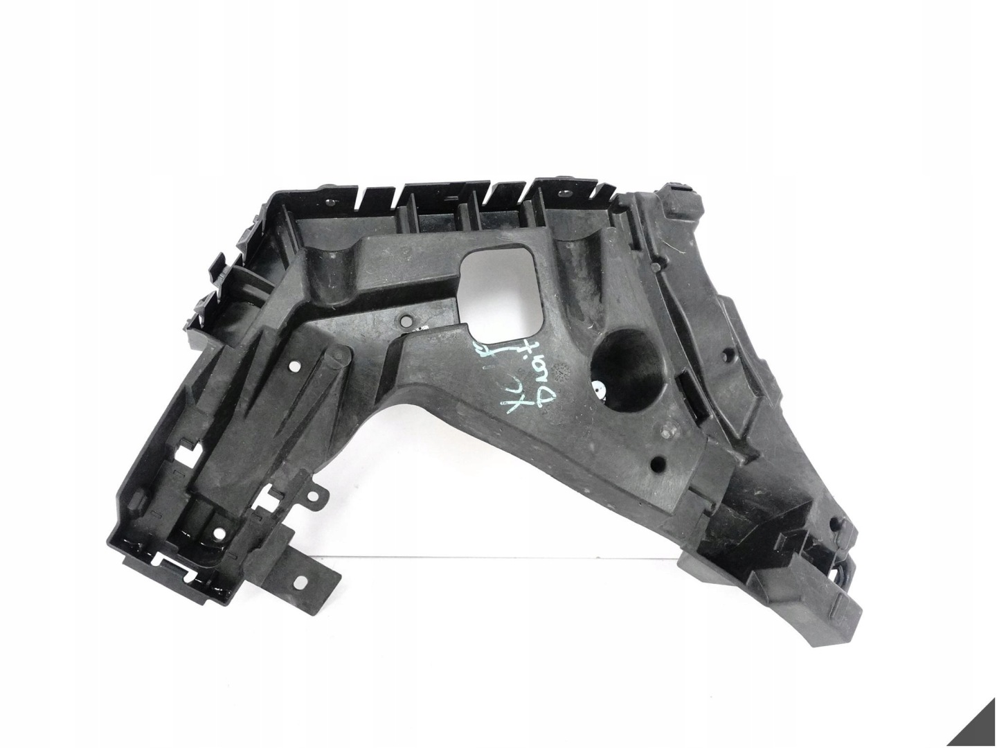 VOLVO XC40 EX40 C40 RECHARGE 17- support bracket holder W bumper right rear part