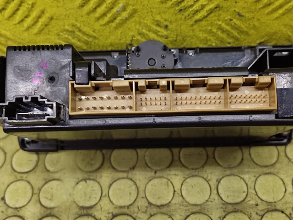 AUDI A3 8L PANEL klími klimatizaci 8L0820043K
