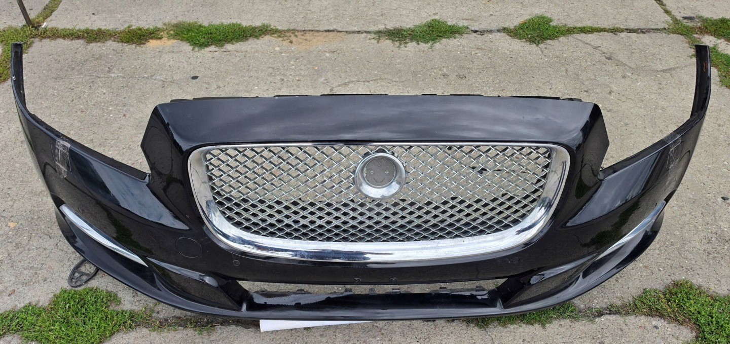 Jaguar XJ X351 AW9317C831 before lifitngiem 2009-2013 front bumper