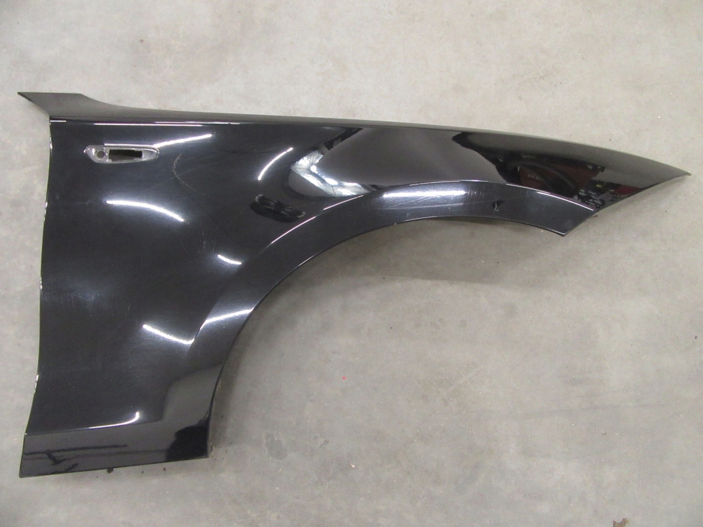 fender right front front BMW 1 e81 e82 e87 e88 Schwarz 2 668