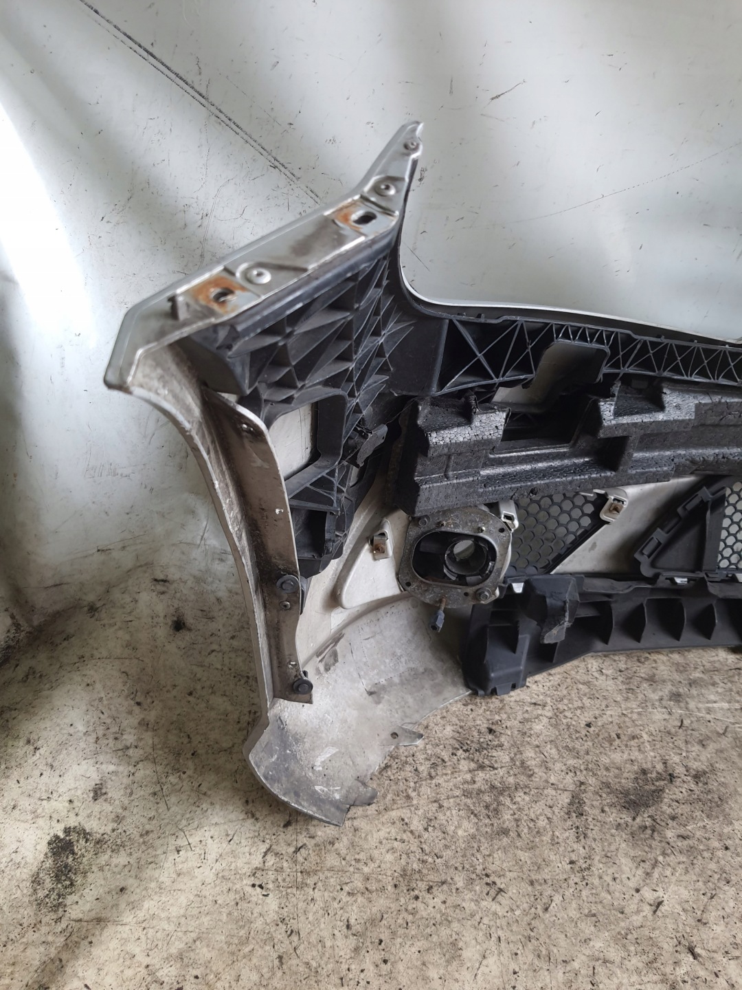 MERCEDES C-KLASA W204 AMG 08-11 bumper PDC