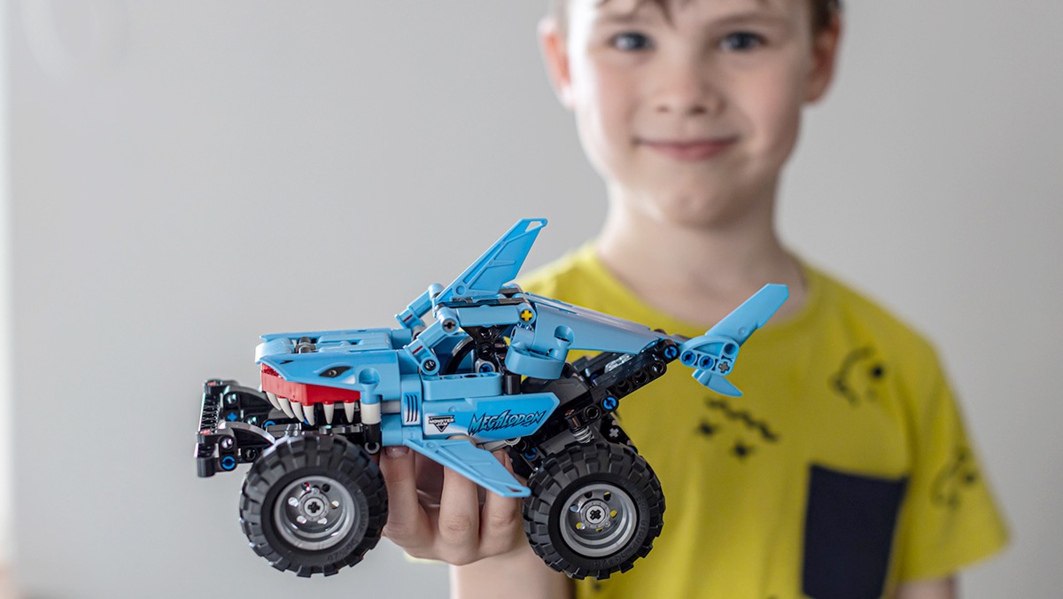 LEGO Technic Monster Jam Megalodon – recenzja - Allegro.pl