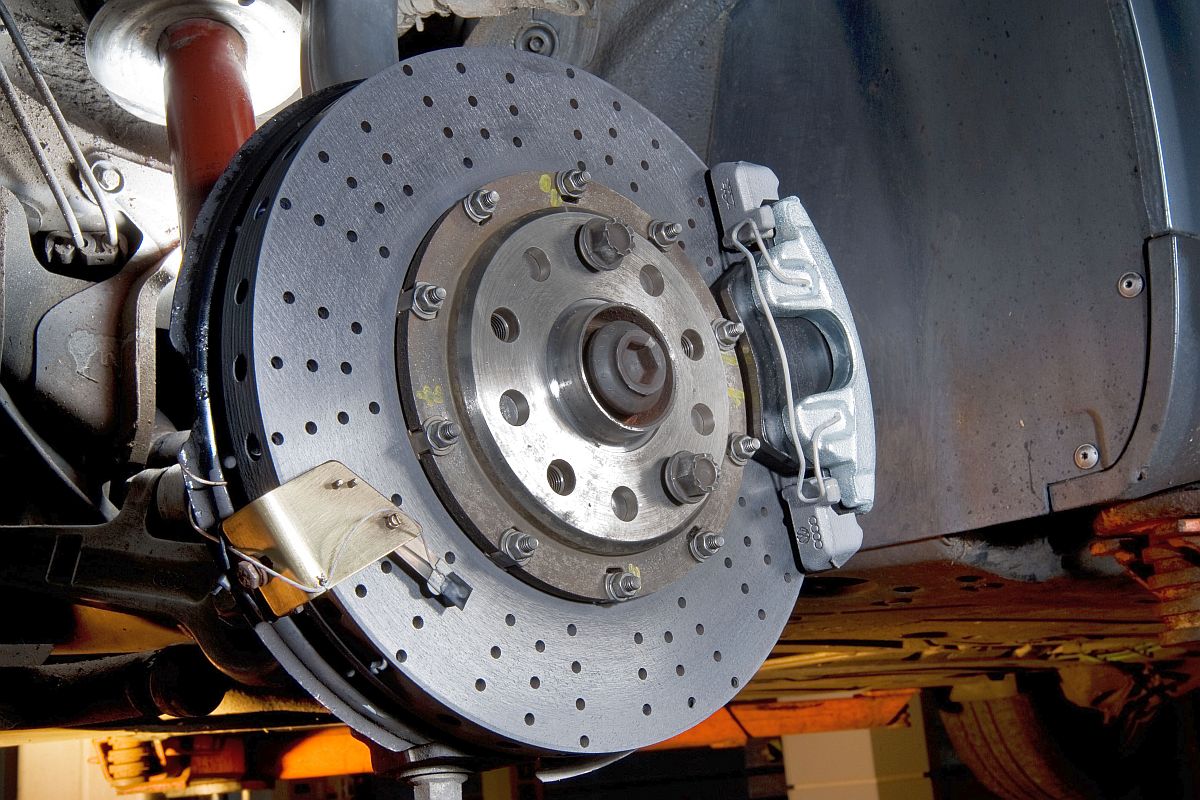 тормозная система мондео 4. машина с неисправными тормозами. жесткие тормоза. жесткие тормоза. тормозные диски тойота королла е150.