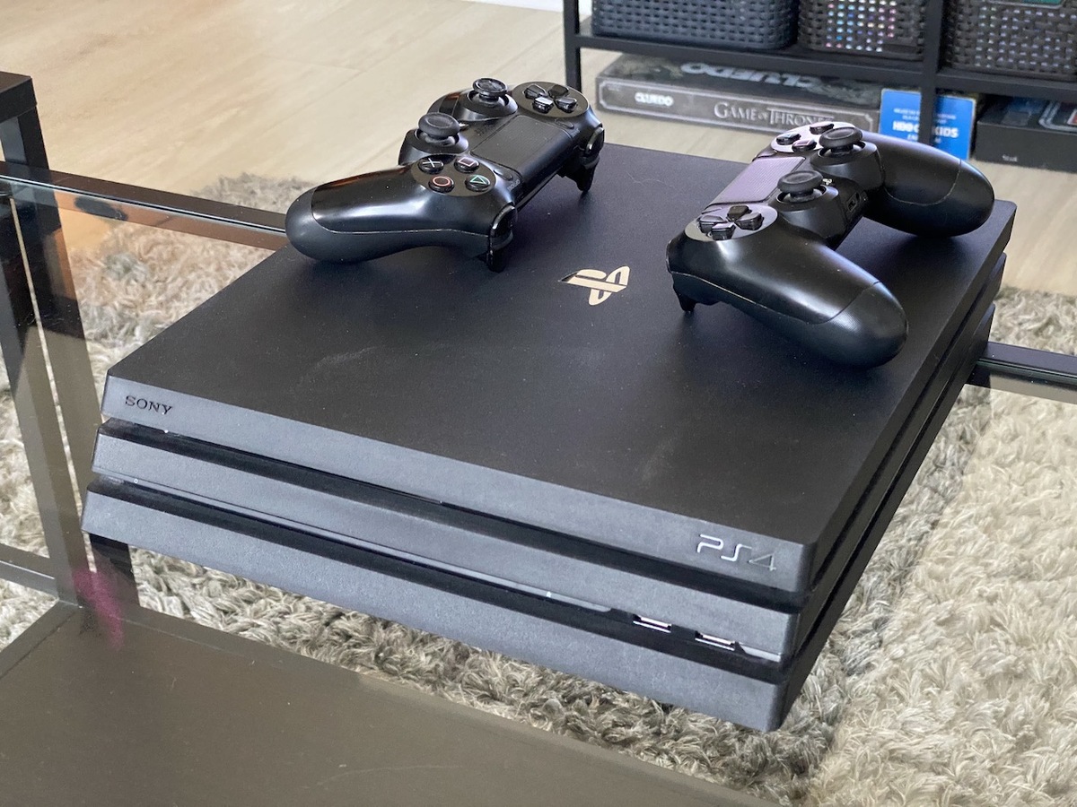 PlayStation 4 Pro czy PlayStation 4 Slim, którą konsolę wybrać Allegro.pl