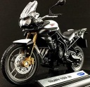 TRIUMPH Tiger 800 мотоцикл 1:18 Welly металл