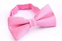 Розовый мужской галстук-бабочка в ажурный горошек