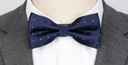 Красивый детский галстук-бабочка темно-синего цвета для мальчика.