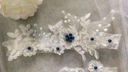 Svadobný podväzok biely so zafírovými perlami Značka Inna marka