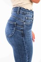 Брюки женские приталенные, джинсы классические пуш-ап, на резинке М.