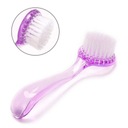 Круглая щетка для удаления пыли с ногтей.