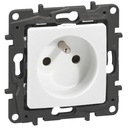 Розетка одинарная с заземлением Белая Legrand Niloe Step