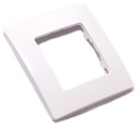 Одинарная белая рамка Legrand Niloe 665001