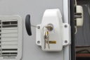 ЗАМОК БЛОКУВАННЯ ДВЕРІ HEOSAFE DOOR FRAME LOCK 2 SZT.  (17558148754) фото min 9