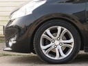 Peugeot 208 1.6 e-HDi, Salon Polska, Klima Wyposażenie - komfort Wspomaganie kierownicy Elektryczne szyby przednie Elektryczne szyby tylne Przyciemniane szyby Wielofunkcyjna kierownica Elektrycznie ustawiane lusterka