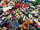 Lego klocki, oryginalne elementy mix 1KG z figurką Marka LEGO