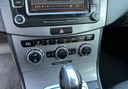Volkswagen Passat 2,0 TDI 177 KM Automat GWARA... Wyposażenie - bezpieczeństwo ABS Czujnik deszczu Czujnik zmierzchu ESP (stabilizacja toru jazdy) Isofix Kurtyny powietrzne Poduszka powietrzna kierowcy Poduszka powietrzna pasażera Poduszki boczne przednie
