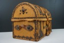 Старый кожаный сундук антикварная шкатулка металлический футляр сундук шкатулка.