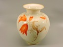 Фарфоровая ваза экрю Сорау Жары антикварная 1920-е годы с рельефами цветов