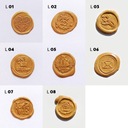 Золотая восковая марка найди свой узор