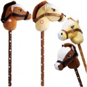 Лошадь, плюшевая лошадь на палке звучит