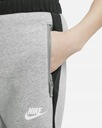 SPODNIE DZIECIĘCE SPORTOWE NIKE HYBRID FLEECE Wzór dominujący logo