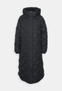 Dámsky zimný kabát BARBOUR tmavomodrý 42 Pohlavie Výrobok pre ženy