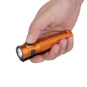 ЛІХТАРИК AKUMULATOROWA EDC OLIGHT BATON 4 PRO ПОМАРАНЧЕВИЙ КОЛІР - 1600 LUMENOW  (18524498917) фото min 8