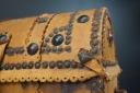 Старый кожаный сундук антикварная шкатулка металлический футляр сундук шкатулка.