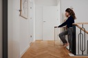 Барьер защитные ворота двери лестница SELF LATCH 75-105см Lionelo Truus