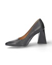 Czarne czółenka klasyczne skórzane buty na trókątnym pbcasie klin Karino 40 EAN (GTIN) 5904000002680