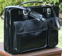 Мужской портфель из итальянской кожи черного цвета с 2 большими отделениями.