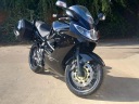 TRIUMPH SPRINT ST 1050 ЗАПОЛНЕНИЕ БАРДАЧОК ПЛАСТИК ОРИГИНАЛ  фото 6