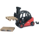 Вилочный погрузчик + 2 поддона 02511