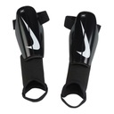 Ochraniacze piłkarskie Nike Charge DX4610-010 L (170-180cm)
