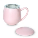 Матово-розовая кружка с заварочным устройством и крышкой для заваривания травяного чая.