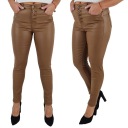 ЖЕНСКИЕ БРЮКИ ИЗ ВОЩЕНОЙ КОЖИ, МОДЕЛИРУЮЩИЕ ПУГОВИЦЫ