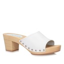 Сабо Marcus с белыми заклепками