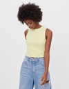 BERSHKA_CROP TOP EFEKT SPRANIA FALBANA 21997900RS Dekolt okrągły