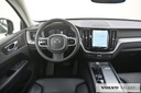 Volvo XC60 PL Salon, Plus Dark B4 D 197+14KM AWD A Wyposażenie - komfort Elektrycznie ustawiane lusterka Podgrzewana przednia szyba Podgrzewane przednie siedzenia Przyciemniane szyby Tapicerka skórzana Wspomaganie kierownicy Elektryczne szyby przednie Elektryczne szyby tylne Podgrzewane lusterka boczne Podgrzewane tylne siedzenia Elektrycznie ustawiane fotele