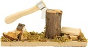 Pniak z siekierą i kawałkami drewna, do Szopki- 6cm wysoki do figur 11-13cm