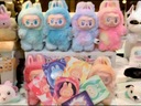 THE MONSTERS ANIME BABA KABALAFIGURA KULCSTARTÓ ARANYOS JÁTÉK KABALAFIGURA LABU Nem unisex