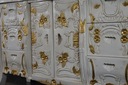 Biela Zlatá vyrezávaná komoda pre Bufetový salón v januári Šírka produktu 160 cm