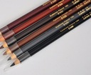 Ceruzka na predkreslenie permanentného make-upu E100 Dominujúca farba čierna